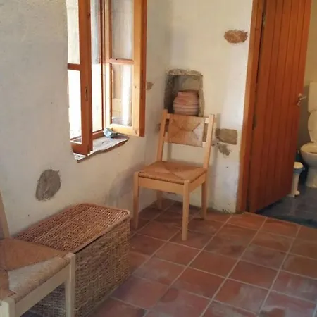 Nyaraló Stone House Kouvelles